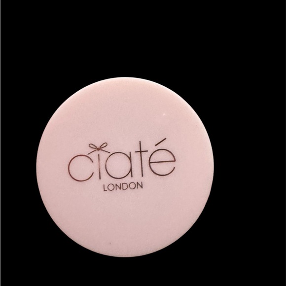 Makeup - Picture 10 of 10